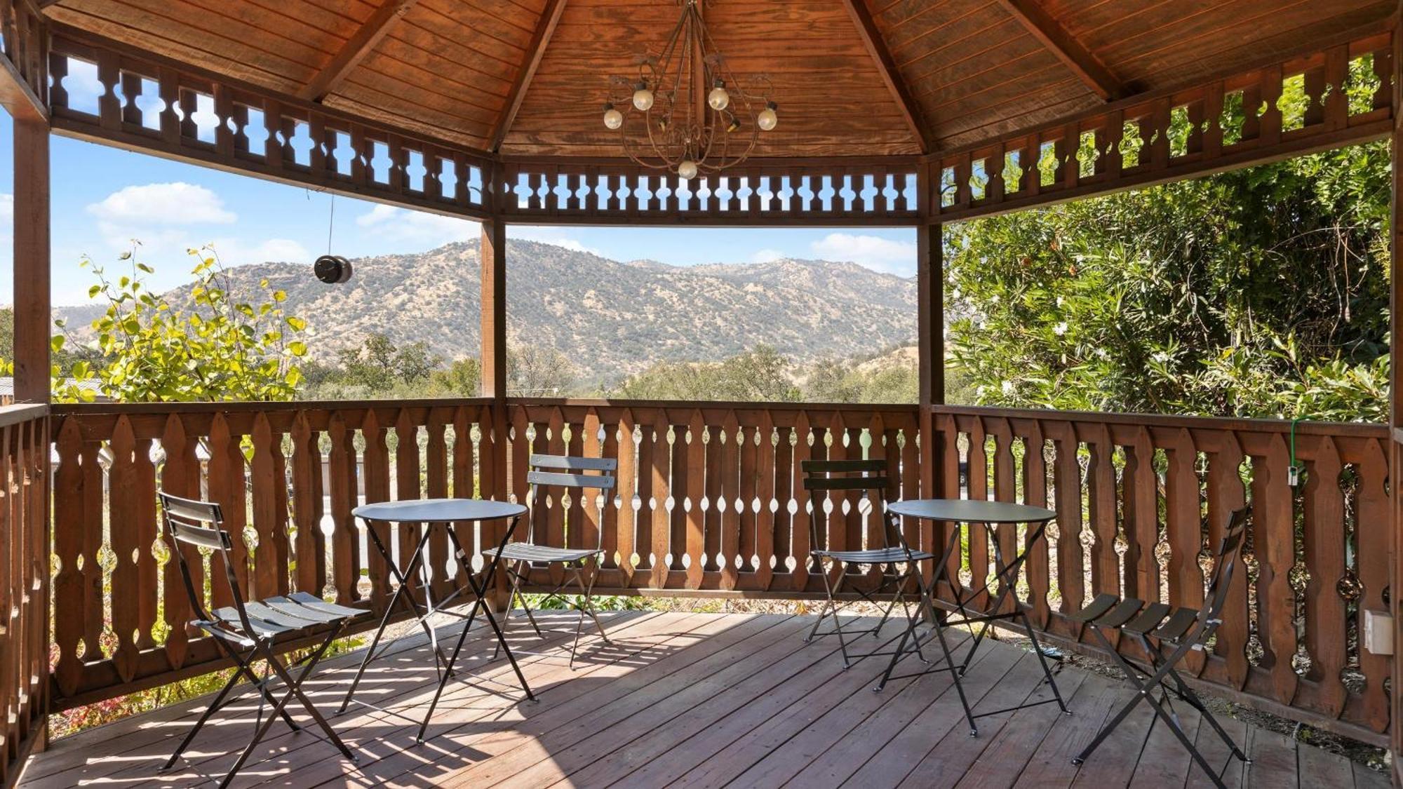 The Congress Sequoia Rm6 Three Rivers