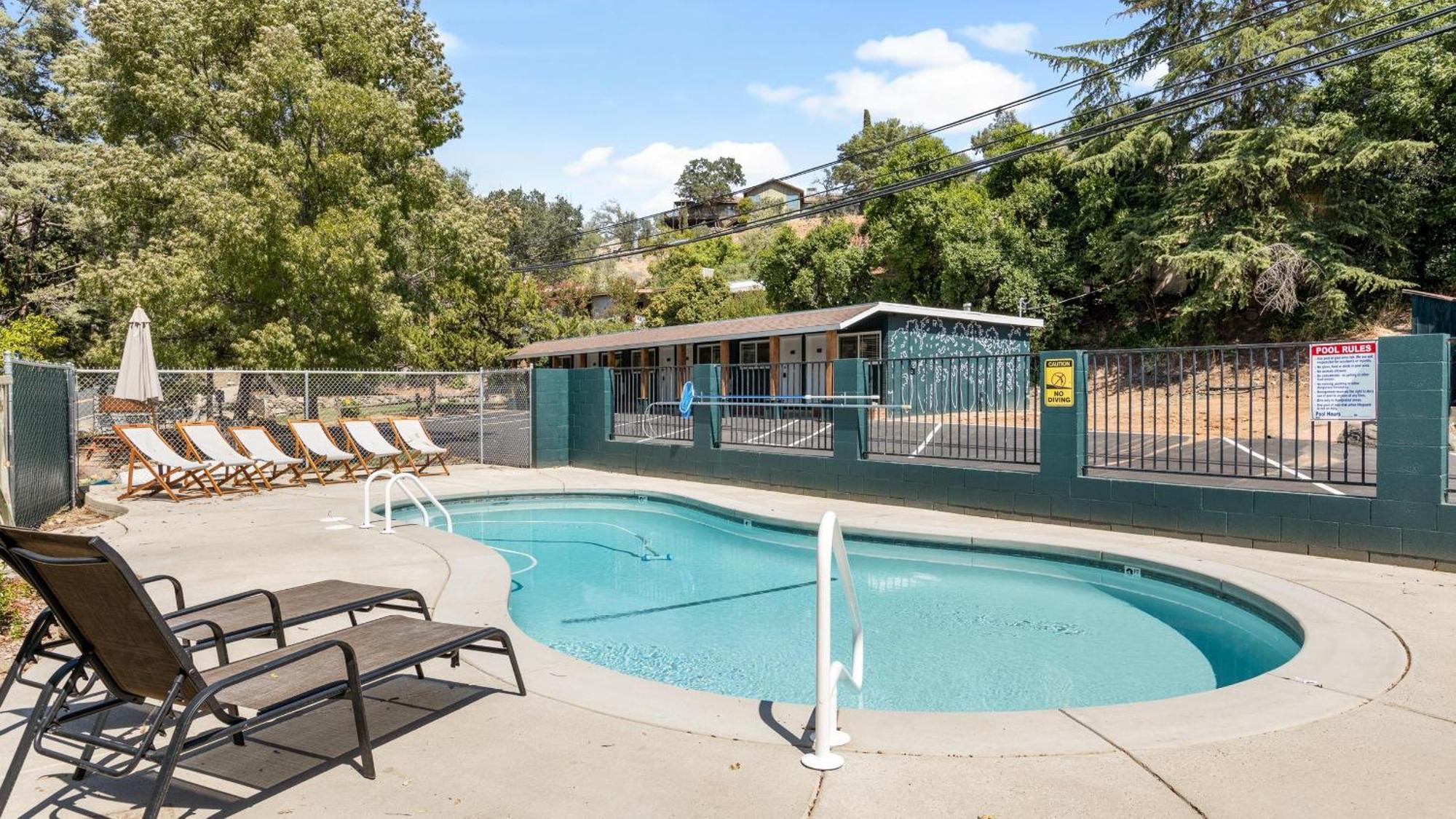 The Congress Sequoia Rm6 Three Rivers